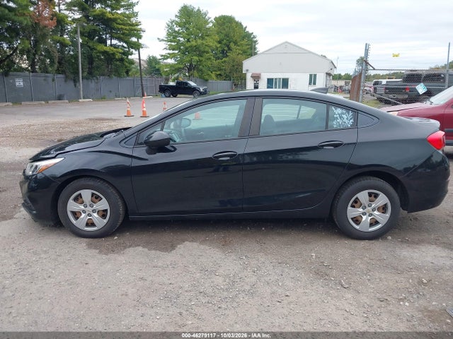 46279117 :رقم المزاد ، 1G1BC5SM0H7111544 vin ، 2017 Chevrolet Cruze Ls Auto مزاد بيع