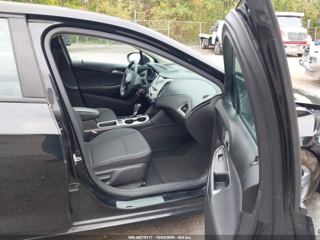 46279117 :رقم المزاد ، 1G1BC5SM0H7111544 vin ، 2017 Chevrolet Cruze Ls Auto مزاد بيع