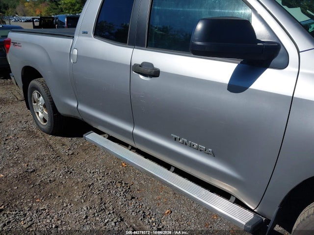 46279372 :رقم المزاد ، 5TFUM5F11AX010418 vin ، 2010 Toyota Tundra Grade 4.6l V8 مزاد بيع