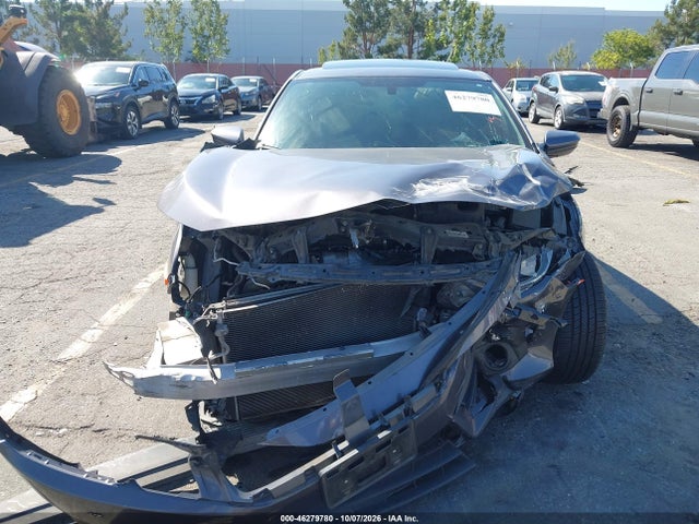 46279780 :رقم المزاد ، 2HGFC3B35HH360125 vin ، 2017 Honda Civic Ex-t مزاد بيع