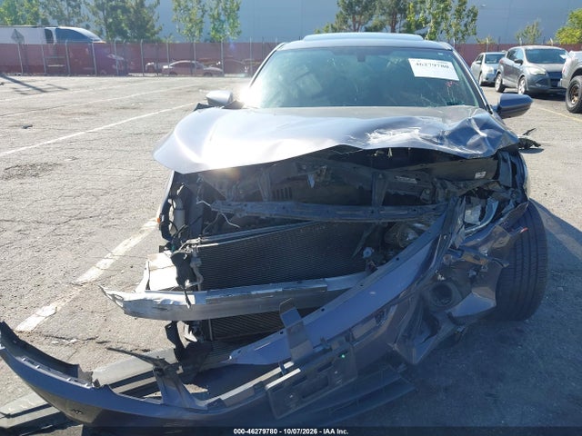 46279780 :رقم المزاد ، 2HGFC3B35HH360125 vin ، 2017 Honda Civic Ex-t مزاد بيع