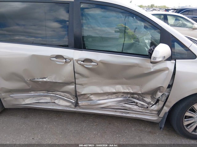 46279923 :رقم المزاد ، 5TDYZ3DC8HS834945 vin ، 2017 Toyota Sienna Limited Premium 7 Passenger مزاد بيع