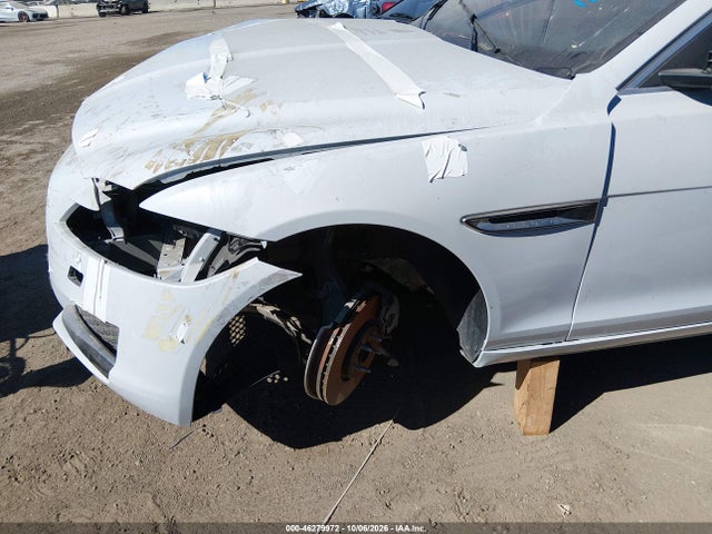 Jaguar Xf 35t Premium 2016 SAJBD4BV9GCY13294 Image 15