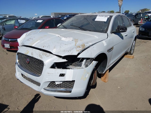 Jaguar Xf 35t Premium 2016 SAJBD4BV9GCY13294 Image 2