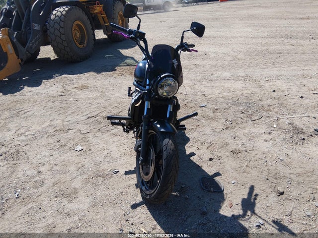 46280090 :رقم المزاد ، JKAENEA17FDA02693 vin ، 2015 Kawasaki En650 A مزاد بيع