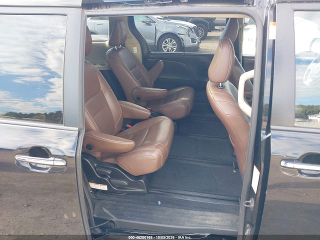 46280168 :رقم المزاد ، 5TDDK3DCXFS122579 vin ، 2015 Toyota Sienna Limited 7 Passenger مزاد بيع
