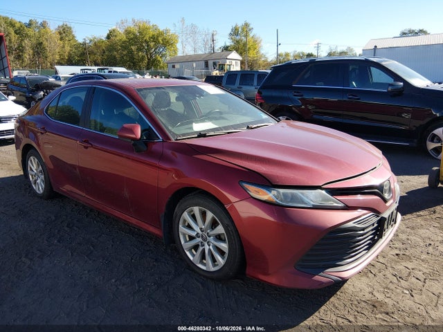 46280342 :رقم المزاد ، 4T1C11AKXLU972181 vin ، 2020 Toyota Camry Le مزاد بيع