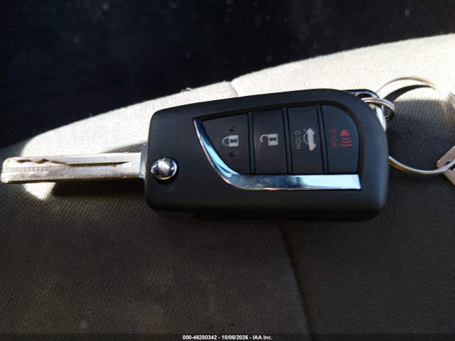 46280342 :رقم المزاد ، 4T1C11AKXLU972181 vin ، 2020 Toyota Camry Le مزاد بيع