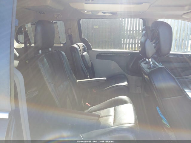 46280561 :رقم المزاد ، 2C4RC1GG4FR742343 vin ، 2015 Chrysler Town & Country Limited Platinum مزاد بيع