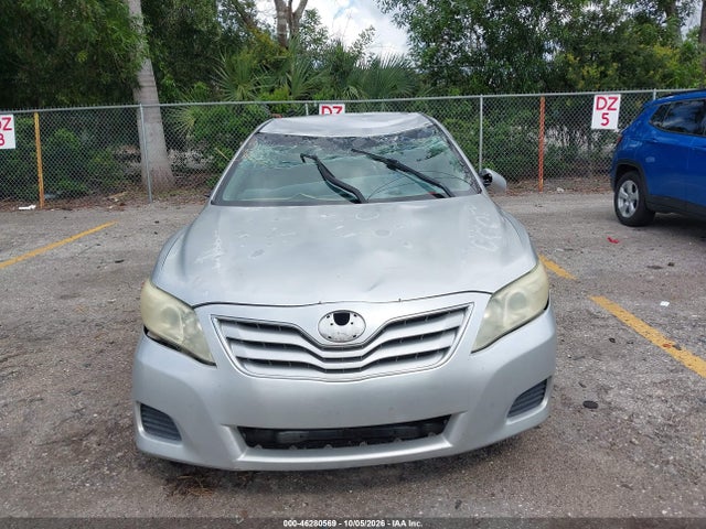 2010 Toyota Camry Le მანქანა იყიდება აუქციონზე, vin: 4T1BF3EK7AU041184, აუქციონის ნომერი: 46280569