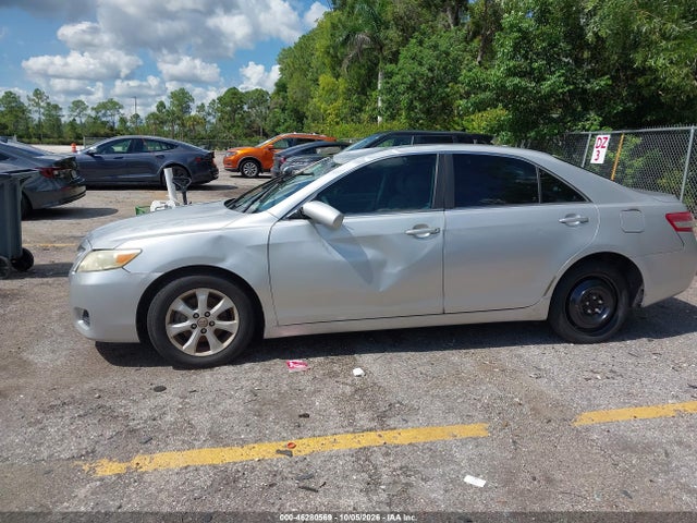 2010 Toyota Camry Le მანქანა იყიდება აუქციონზე, vin: 4T1BF3EK7AU041184, აუქციონის ნომერი: 46280569