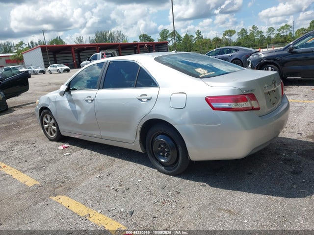 2010 Toyota Camry Le მანქანა იყიდება აუქციონზე, vin: 4T1BF3EK7AU041184, აუქციონის ნომერი: 46280569