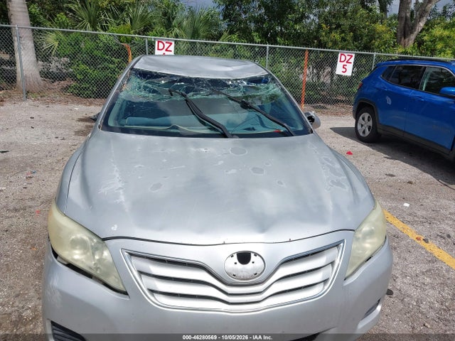 2010 Toyota Camry Le მანქანა იყიდება აუქციონზე, vin: 4T1BF3EK7AU041184, აუქციონის ნომერი: 46280569