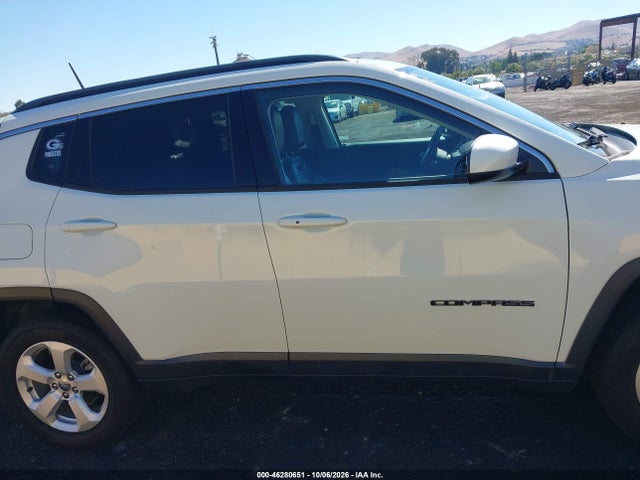 Jeep Compass Latitude 4x4 2018 3C4NJDBB7JT152936 Image 13