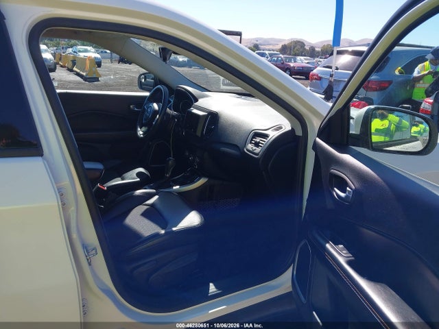 Jeep Compass Latitude 4x4 2018 3C4NJDBB7JT152936 Image 5