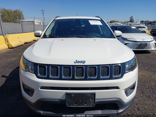 Jeep Compass Latitude 4x4 2018 3C4NJDBB7JT152936 Image 6