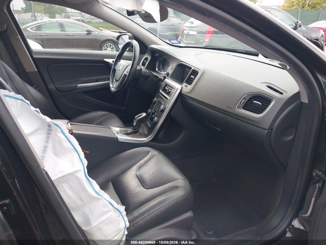 2015 Volvo V60 T5 Premier მანქანა იყიდება აუქციონზე, vin: YV126MEB1F1199372, აუქციონის ნომერი: 46280660