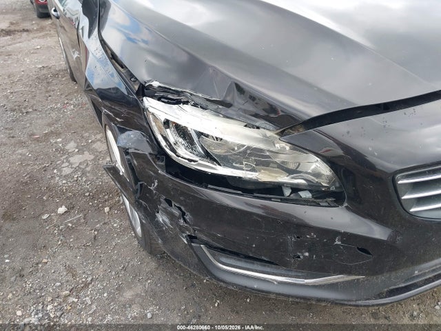 2015 Volvo V60 T5 Premier მანქანა იყიდება აუქციონზე, vin: YV126MEB1F1199372, აუქციონის ნომერი: 46280660