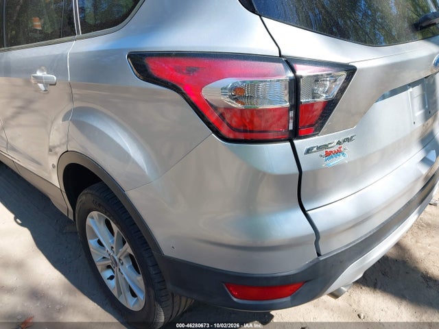 Продаж на аукціоні авто 2017 Ford Escape Se, vin: 1FMCU9GD4HUF00743, номер лоту: 46280673