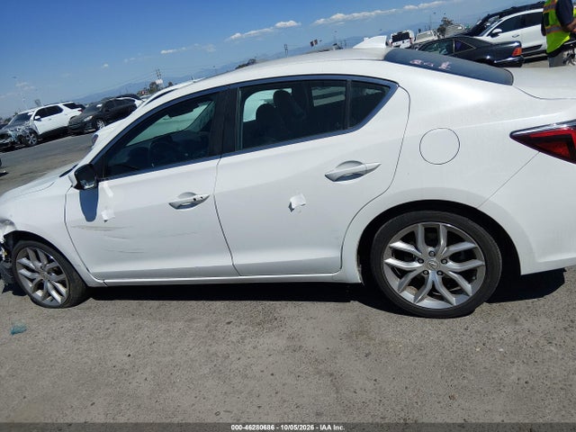 19UDE2F31KA013905 Acura Ilx Standard