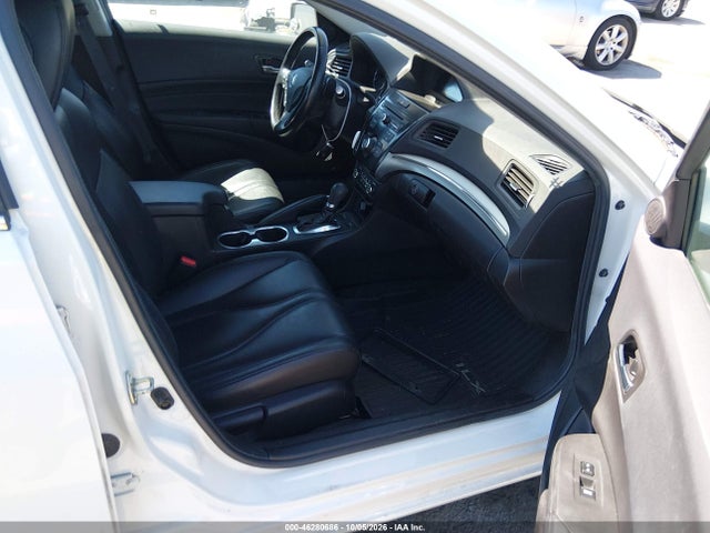 19UDE2F31KA013905 Acura Ilx Standard