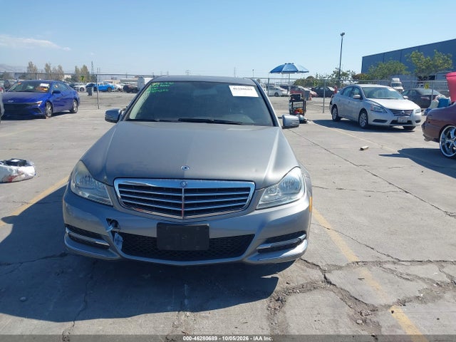 2012 Mercedes-benz C 250 Luxury მანქანა იყიდება აუქციონზე, vin: WDDGF4HB8CR220180, აუქციონის ნომერი: 46280689
