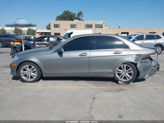 2012 Mercedes-benz C 250 Luxury მანქანა იყიდება აუქციონზე, vin: WDDGF4HB8CR220180, აუქციონის ნომერი: 46280689