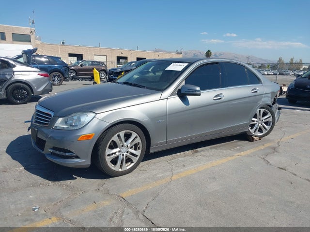 2012 Mercedes-benz C 250 Luxury მანქანა იყიდება აუქციონზე, vin: WDDGF4HB8CR220180, აუქციონის ნომერი: 46280689