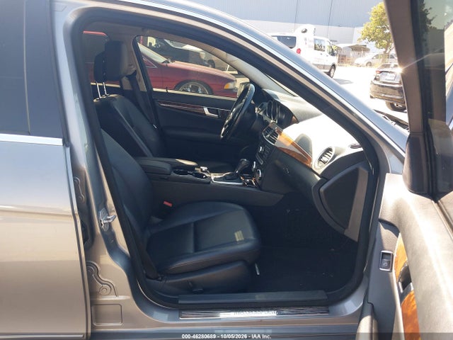2012 Mercedes-benz C 250 Luxury მანქანა იყიდება აუქციონზე, vin: WDDGF4HB8CR220180, აუქციონის ნომერი: 46280689
