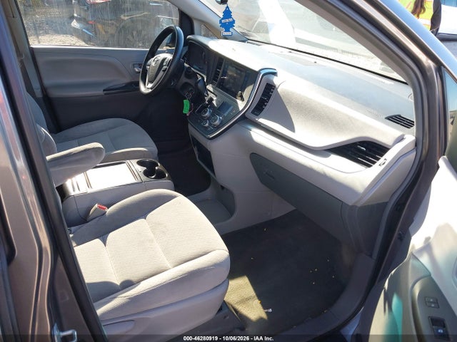 Aukcja sprzedaży 2017 Toyota Sienna Le 8 Passenger, vin: 5TDKZ3DC5HS838005, numer aukcji: 46280919