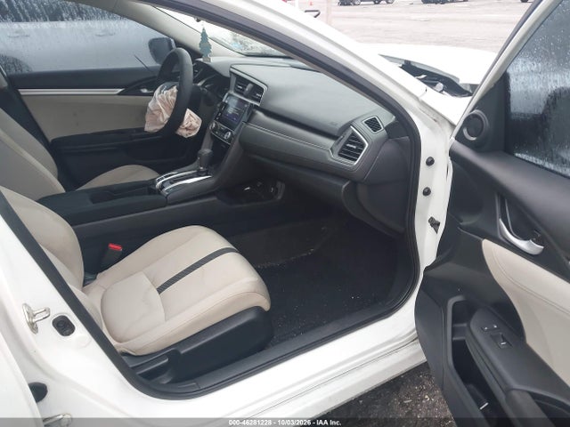 Продажа на аукционе авто 2018 Honda Civic Ex, vin: 19XFC2F75JE035708, номер лота: 46281228
