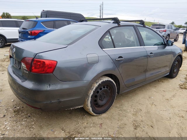 46281387 :رقم المزاد ، 3VWDP7AJ7DM415944 vin ، 2013 Volkswagen Jetta 2.5l Se مزاد بيع
