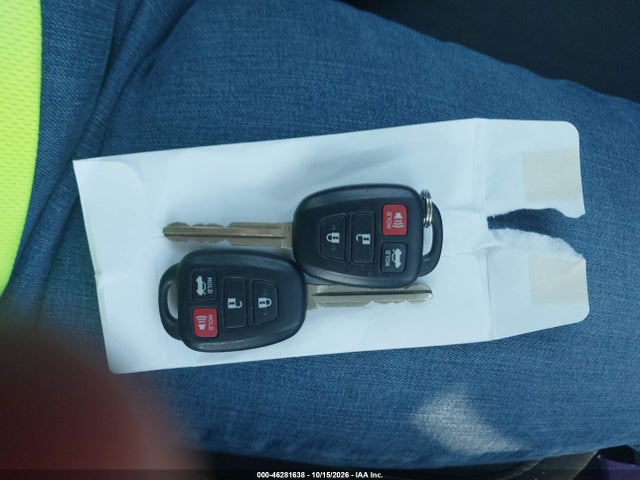 46281638 :رقم المزاد ، 4T1BF1FK1EU398451 vin ، 2014 Toyota Camry Se مزاد بيع