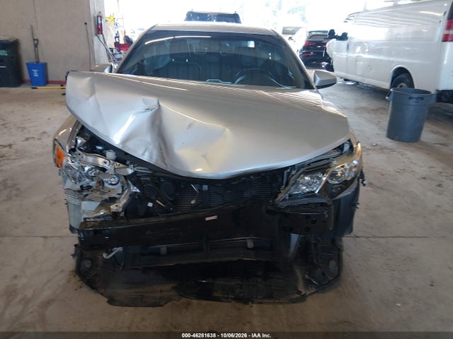 46281638 :رقم المزاد ، 4T1BF1FK1EU398451 vin ، 2014 Toyota Camry Se مزاد بيع