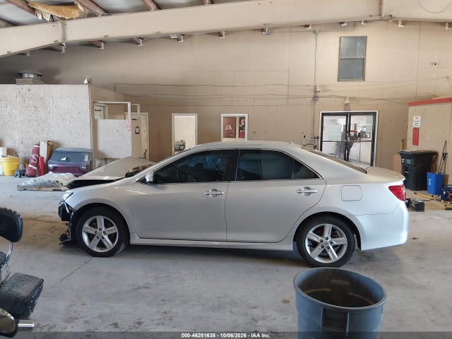46281638 :رقم المزاد ، 4T1BF1FK1EU398451 vin ، 2014 Toyota Camry Se مزاد بيع