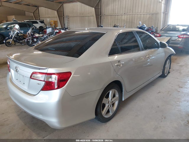 46281638 :رقم المزاد ، 4T1BF1FK1EU398451 vin ، 2014 Toyota Camry Se مزاد بيع