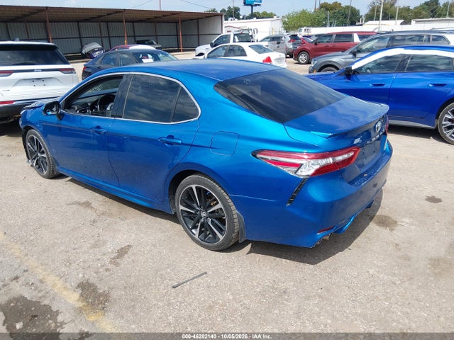 46282140 :رقم المزاد ، 4T1B61HK0JU119935 vin ، 2018 Toyota Camry Xse مزاد بيع