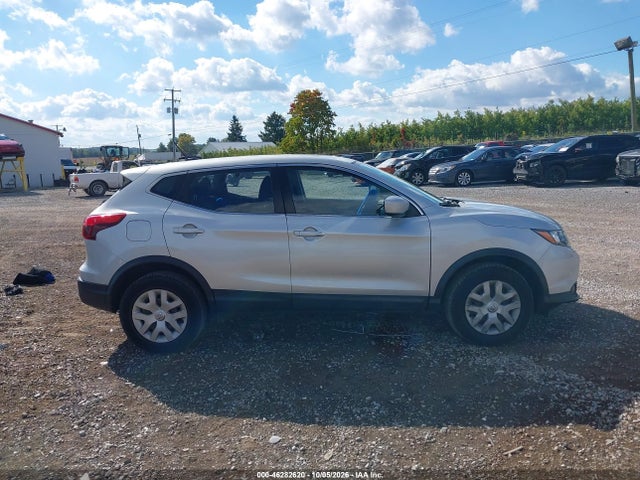 2018 Nissan Rogue Sport S მანქანა იყიდება აუქციონზე, vin: JN1BJ1CR7JW256188, აუქციონის ნომერი: 46282620