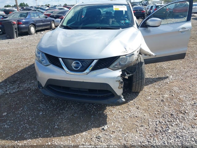 2018 Nissan Rogue Sport S მანქანა იყიდება აუქციონზე, vin: JN1BJ1CR7JW256188, აუქციონის ნომერი: 46282620