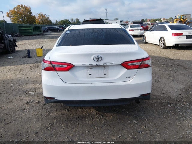 46282737 :رقم المزاد ، 4T1B11HKXJU540429 vin ، 2018 Toyota Camry Le مزاد بيع