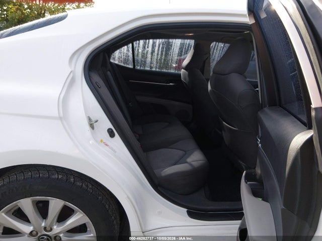46282737 :رقم المزاد ، 4T1B11HKXJU540429 vin ، 2018 Toyota Camry Le مزاد بيع