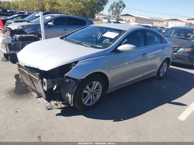 46282784 :رقم المزاد ، 5NPEB4AC5DH628760 vin ، 2013 Hyundai Sonata Gls مزاد بيع