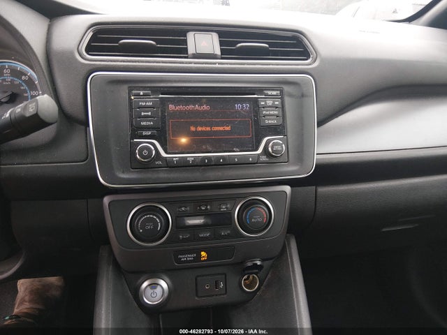 1N4AZ1CP2JC306826 Nissan LEAF S