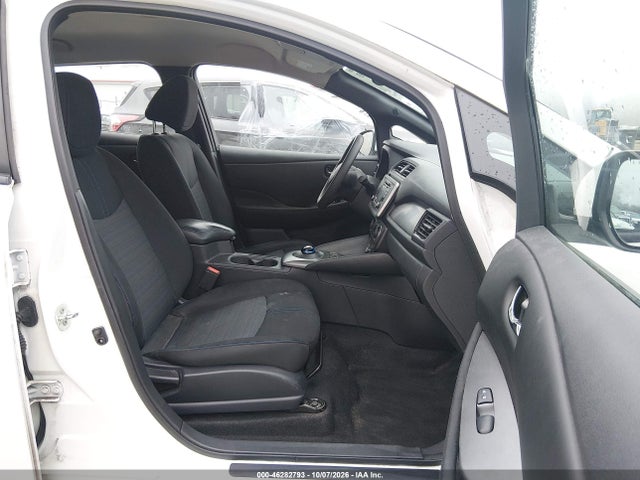 1N4AZ1CP2JC306826 Nissan LEAF S