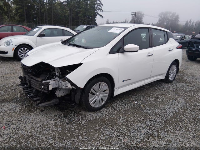 1N4AZ1CP2JC306826 Nissan LEAF S