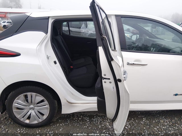 1N4AZ1CP2JC306826 Nissan LEAF S