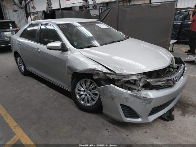 46282810 :رقم المزاد ، 4T1BF1FK6DU237334 vin ، 2013 Toyota Camry Le مزاد بيع
