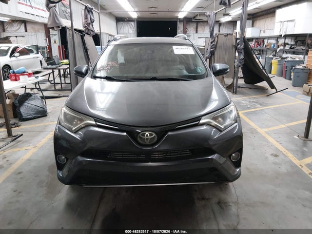 Toyota Rav4 Xle 2018 JTMWFREV5JJ186194 Image 11