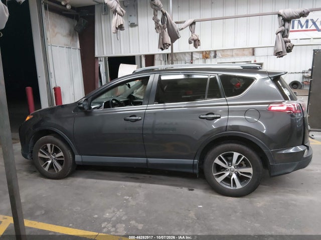 Toyota Rav4 Xle 2018 JTMWFREV5JJ186194 Image 13