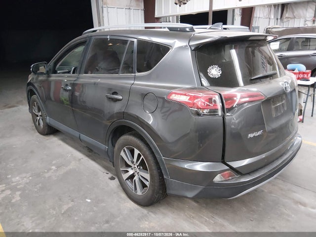 Toyota Rav4 Xle 2018 JTMWFREV5JJ186194 Image 3